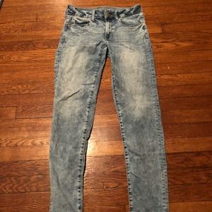 Light wash American Eagle Jeans, tall!